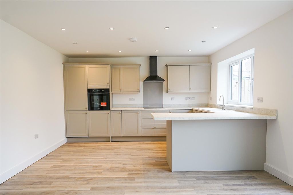 Additional image 4 of 3 bed detached bungalow for saleGolwg Y Garreg Las, Ammanford SA18