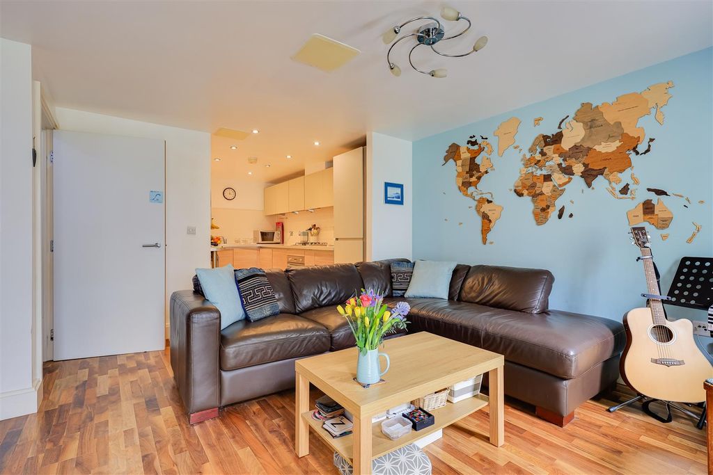 Additional image 3 of 2 bed maisonette for salePepys Court, Cambridge CB4