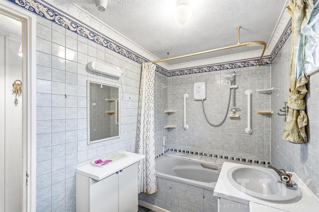 Additional image 25 of 5 bed detached bungalow for saleNorwich Road, Halesworth IP19