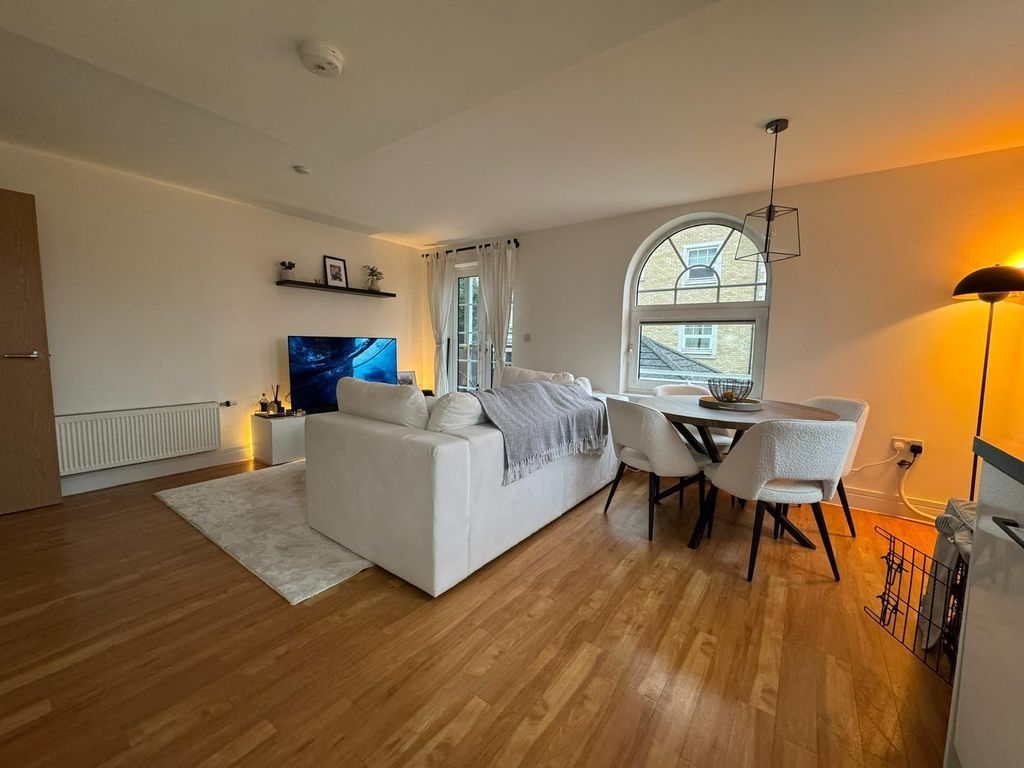 2 bed flat for saleWeir Road, Bexley DA5 photo 2