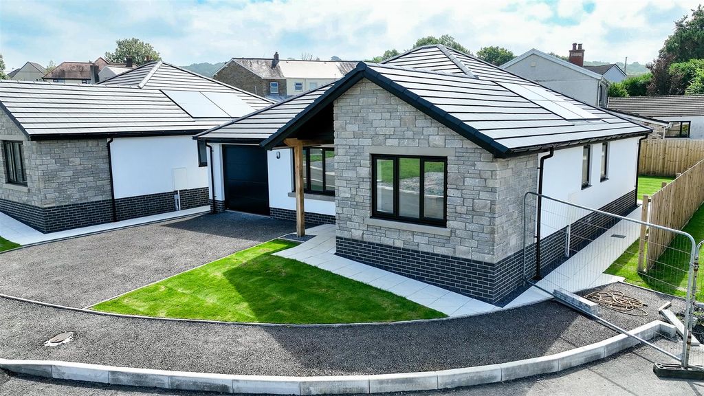 Additional image 18 of 3 bed detached bungalow for saleGolwg Y Garreg Las, Ammanford SA18