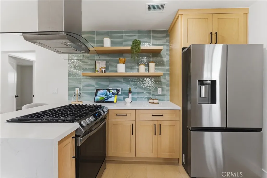 Additional image 19 of 2010 Golden Ave, Long Beach, CA 90806
