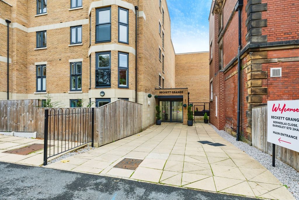 Additional image 2 of 2 bed flat for saleBerneslai Close, Barnsley S70