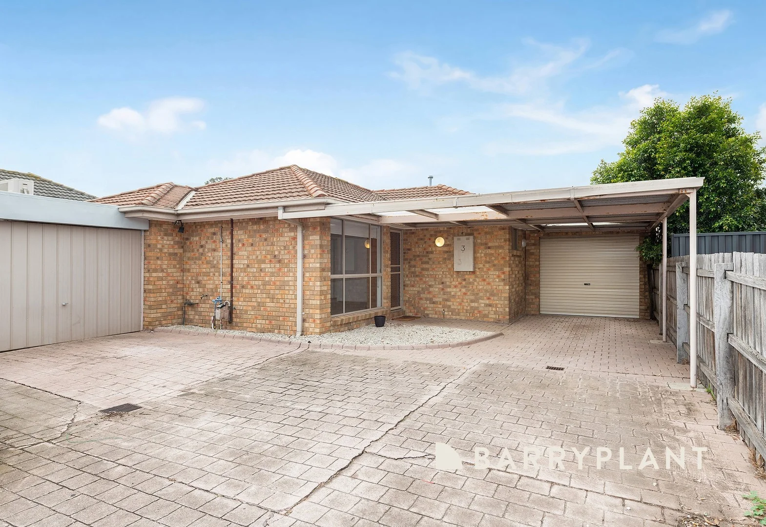 3/8 Somerset Drive, Sunshine North VIC 3020