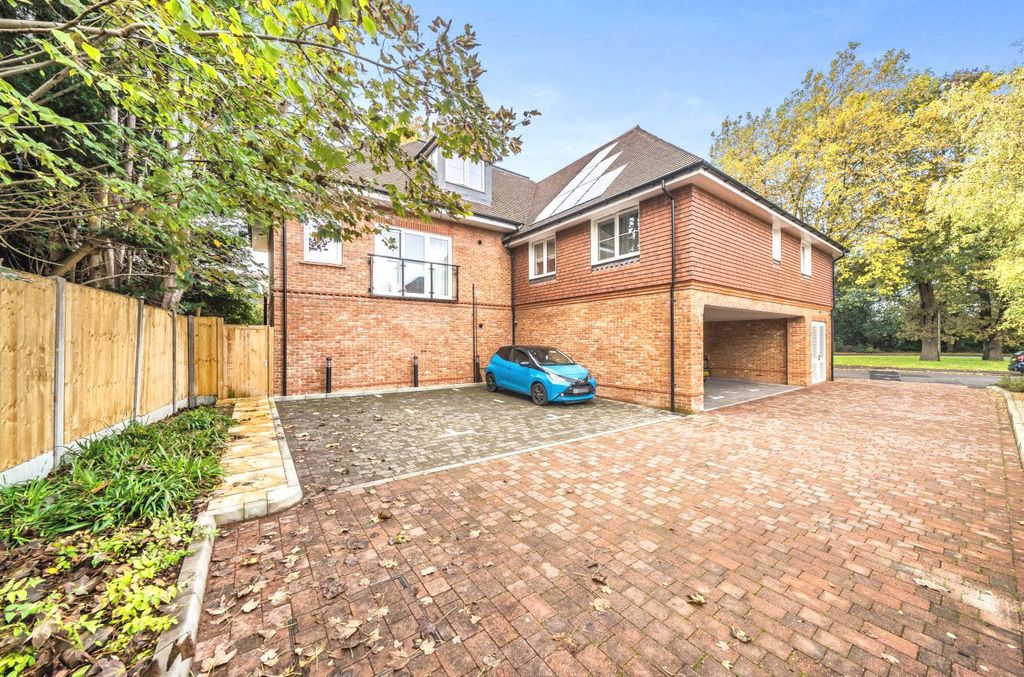 Additional image 6 of 1 bed flat for saleWoking GU21