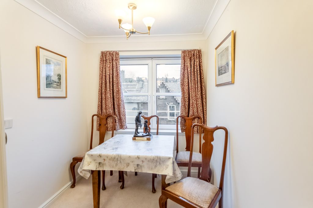 1 bed flat for salePittenzie Street, Crieff PH7 photo 5
