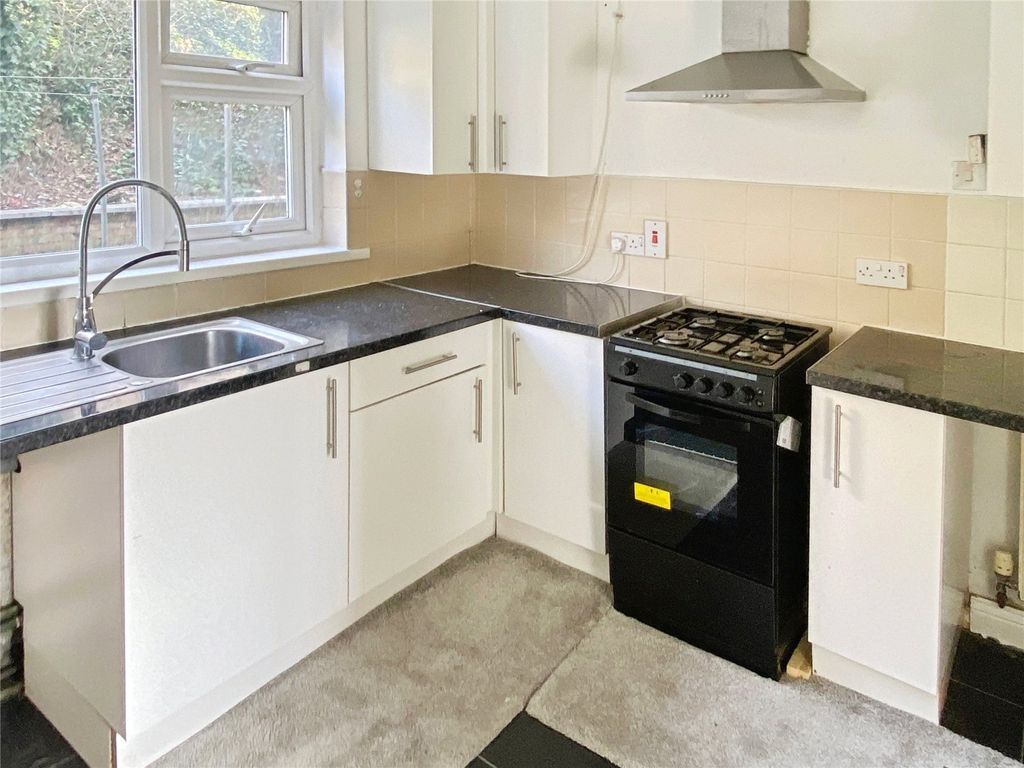 Additional image 3 of 2 bed flat for saleChinewood Avenue, Batley WF17