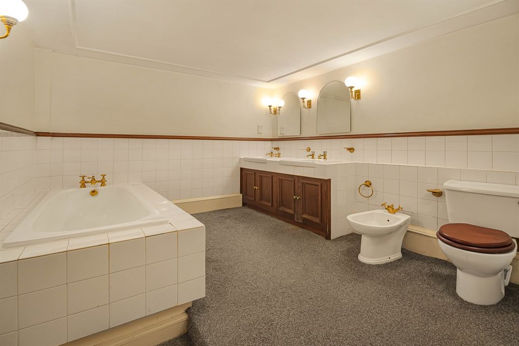 Additional image 11 of 2 bed flat for saleWest Lynn, Devisdale Road, Altrincham WA14