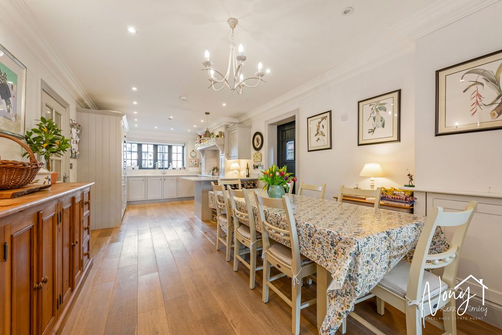 Additional image 2 of 4 bed detached house for saleStiles Yard, Alresford SO24