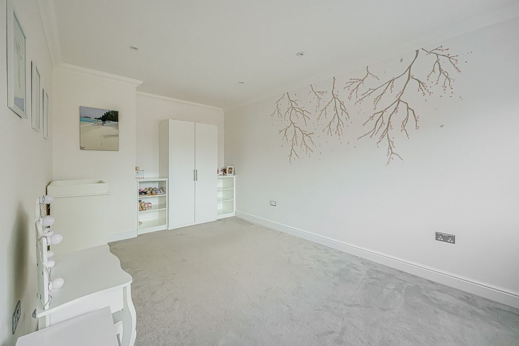 Additional image 25 of 5 bed detached house for saleSwale Road, Benfleet SS7