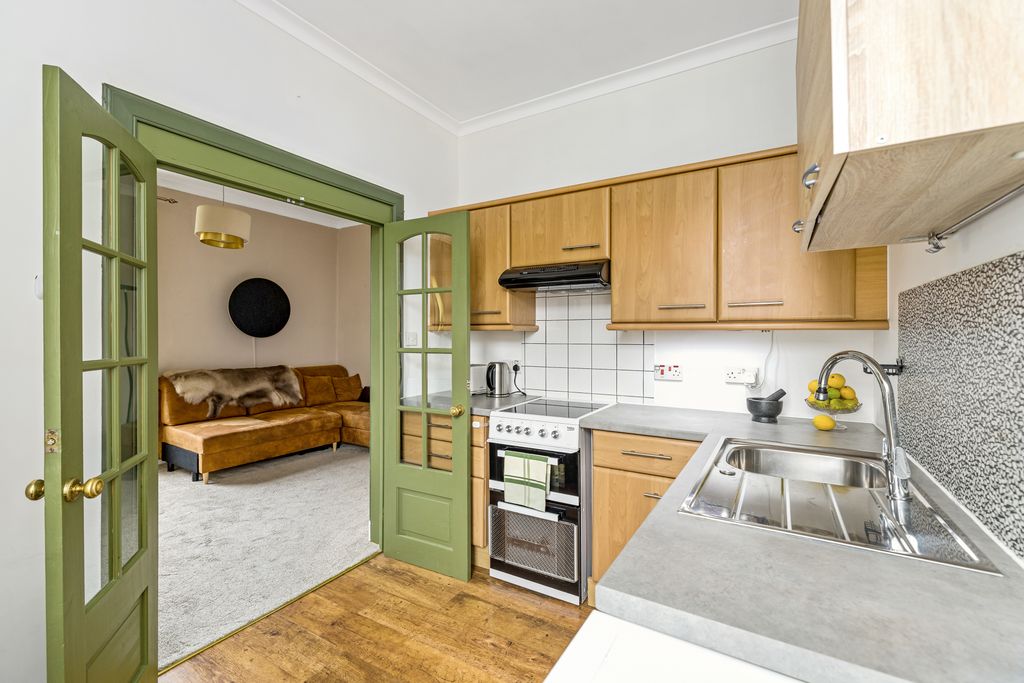 Additional image 6 of 1 bed flat for sale15/8 Belmont Road, Juniper Green, Edinburgh EH14