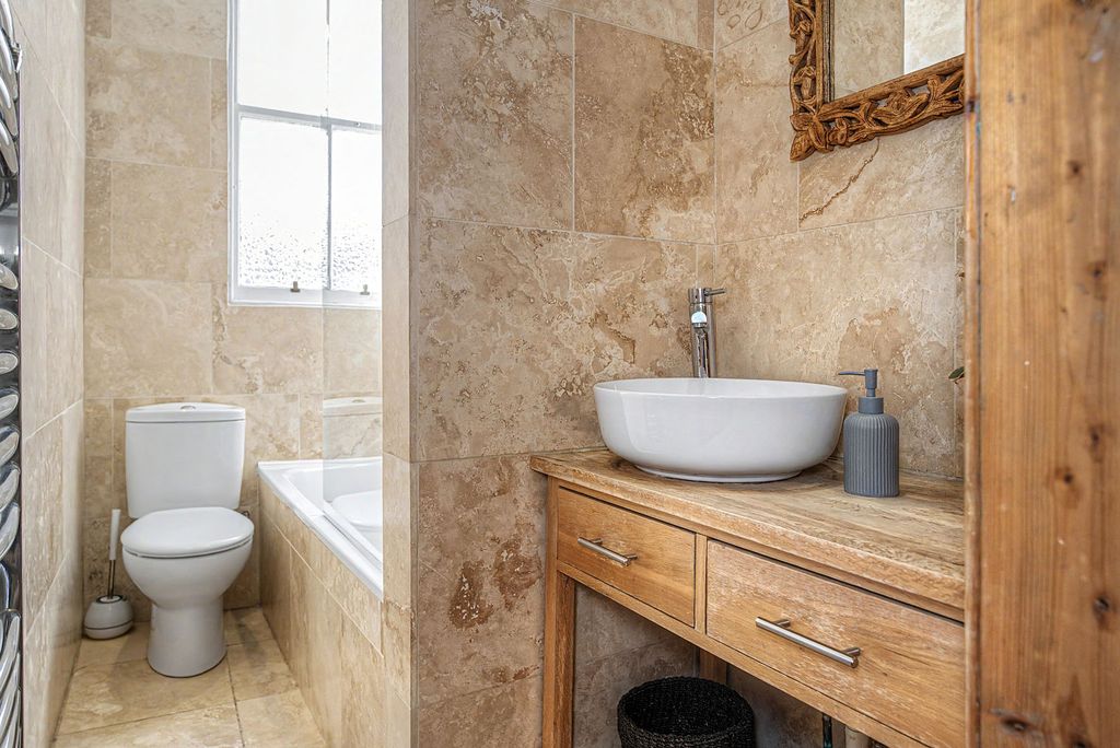Additional image 13 of 1 bed flat for sale29/12 Jeffrey Street, Old Town, Edinburgh EH1