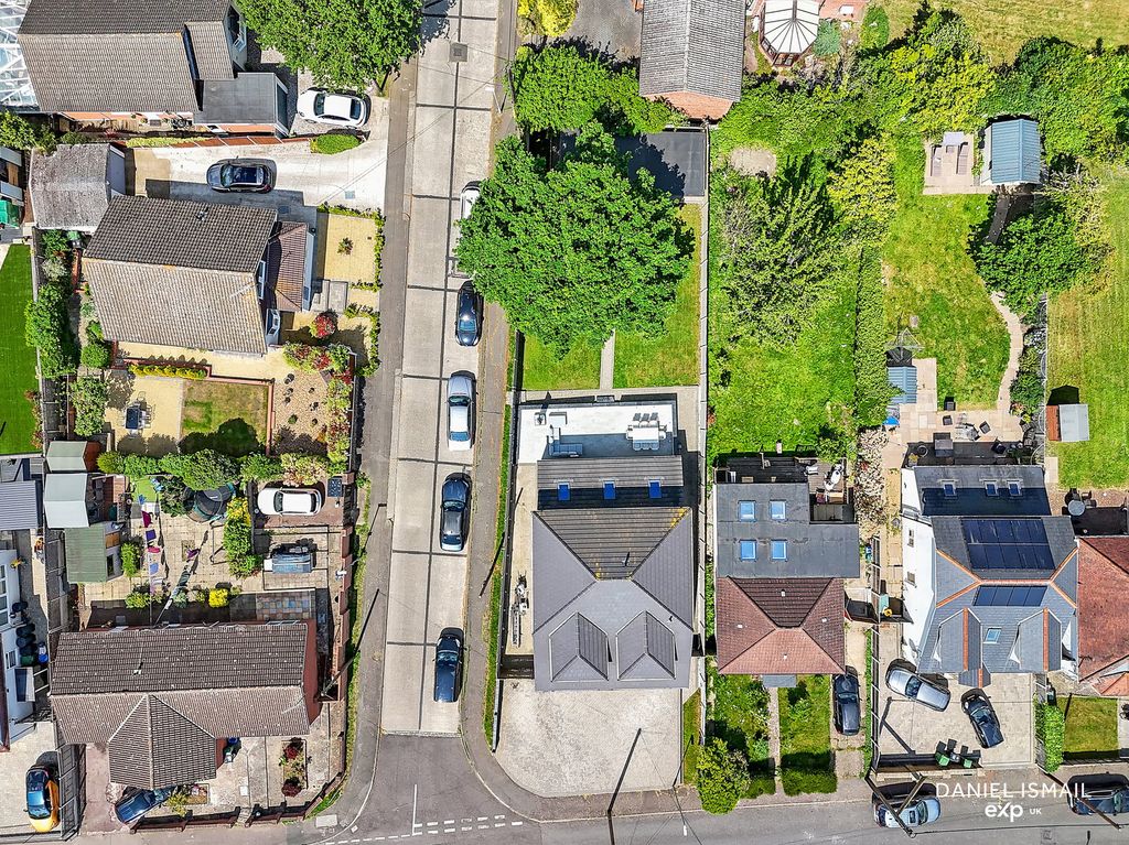Additional image 35 of 5 bed detached house for saleGreat Berry Lane, Langdon Hills, Basildon SS16