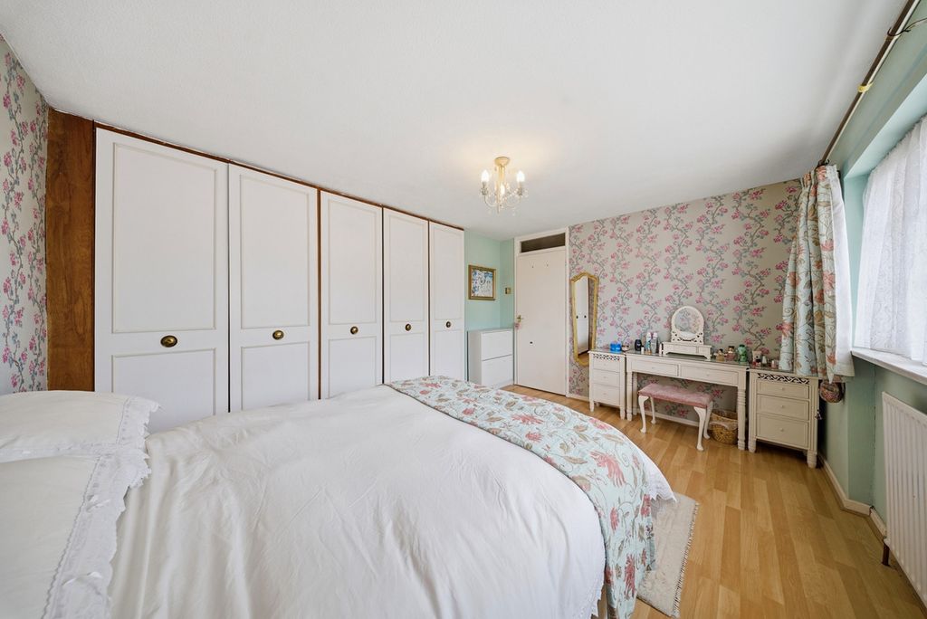 Additional image 9 of 4 bed link detached house for saleCarpenders Avenue, Watford WD19