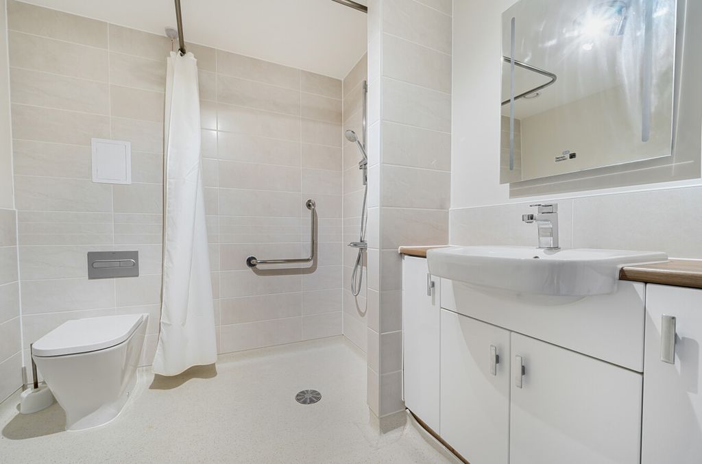 Additional image 7 of 2 bed flat for saleThe Dean, Alresford, Hampshire SO24