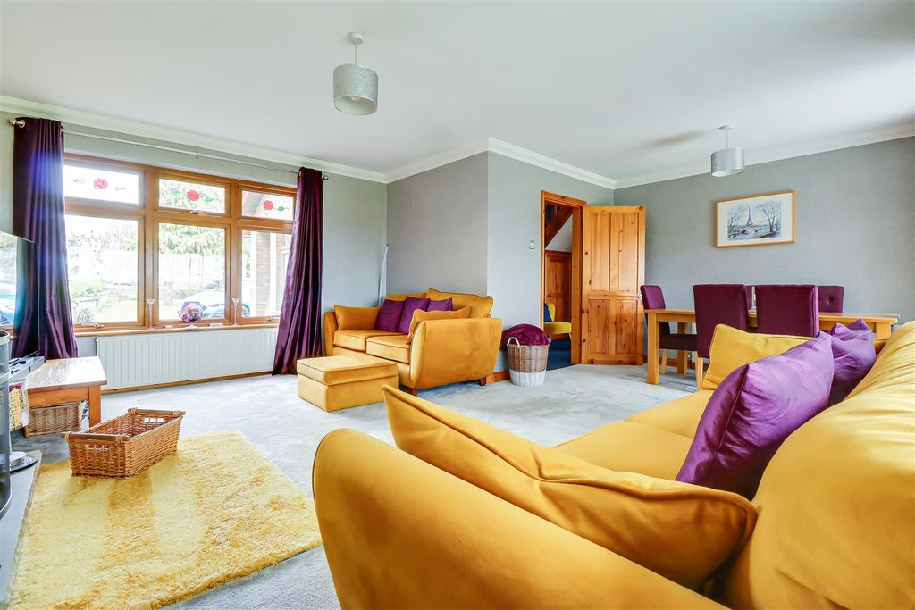 Additional image 8 of 3 bed detached house for saleHaresland Close, Benfleet SS7