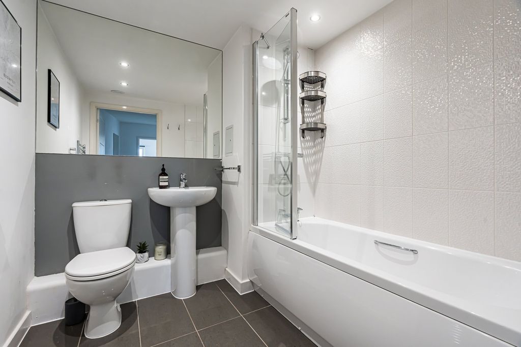 Additional image 10 of 2 bed flat for saleBroomview Path, Edinburgh EH11