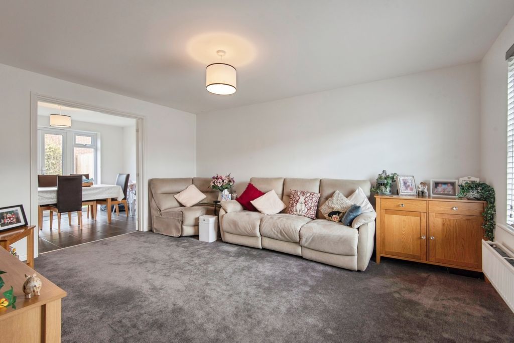 Additional image 2 of 5 bed town house for saleWalton Grove, Biggleswade, Bedfordshire SG18
