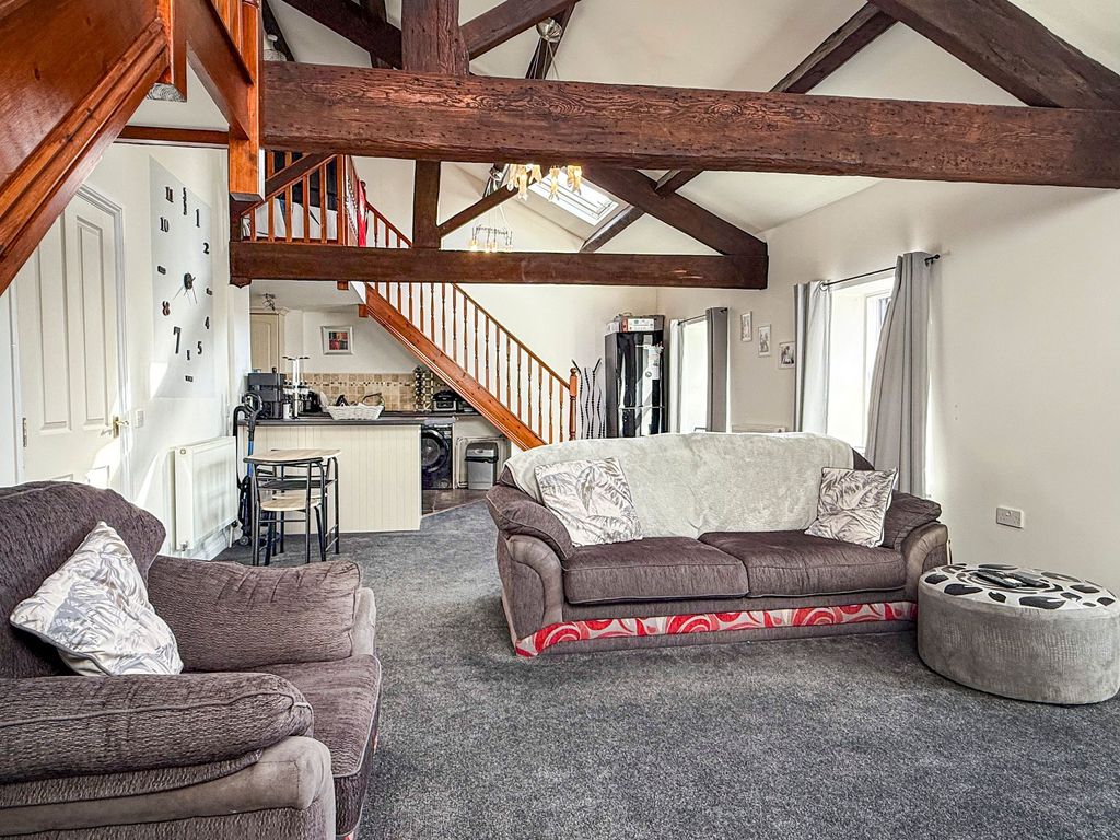 6 bed flat for saleHigher Gate, 1 Higher Gate BB5 photo 2