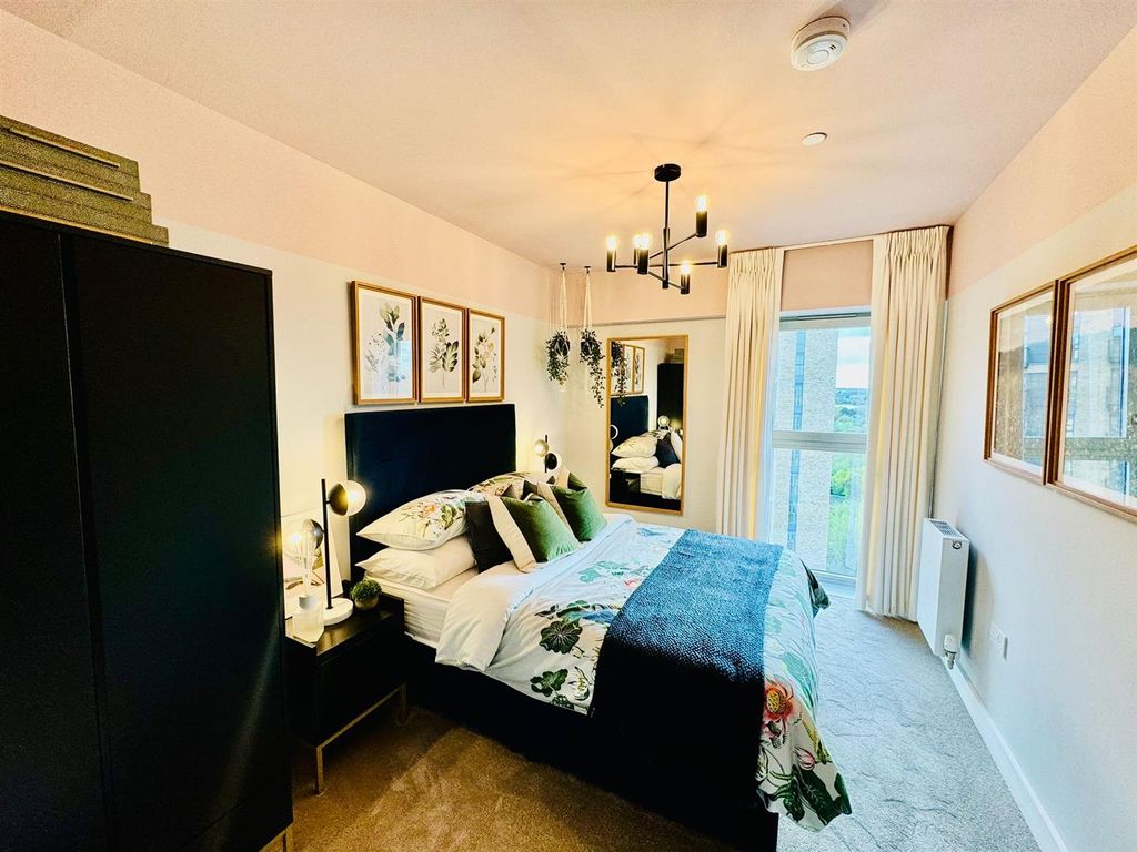 Additional image 4 of 2 bed flat for saleFlagstaff Road, Reading RG2