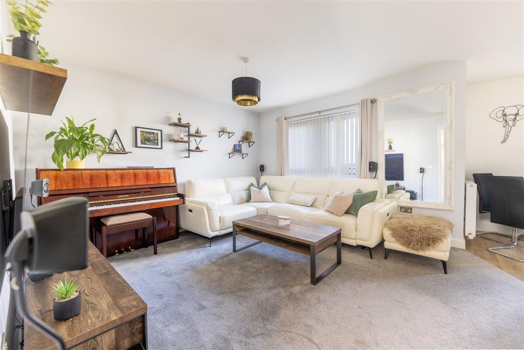 Additional image 4 of 2 bed flat for sale41 Meadow Wood Road, Inverness IV2