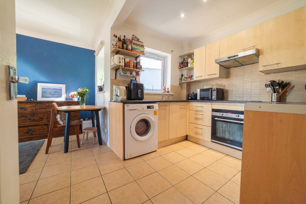 Additional image 11 of 2 bed flat for saleStacey Court, Roath CF24