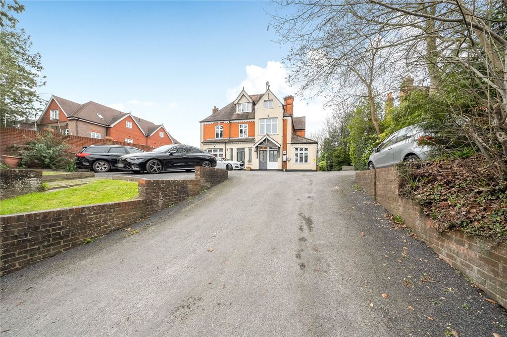 3 bed detached house for saleLondon Road, Camberley, Surrey GU19