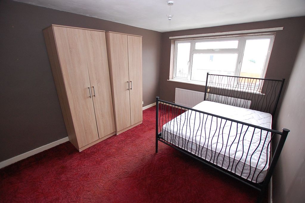 Additional image 13 of 5 bed semi-detached house for saleGlendon Crescent, Ashton-Under-Lyne, Greater Manchester OL6