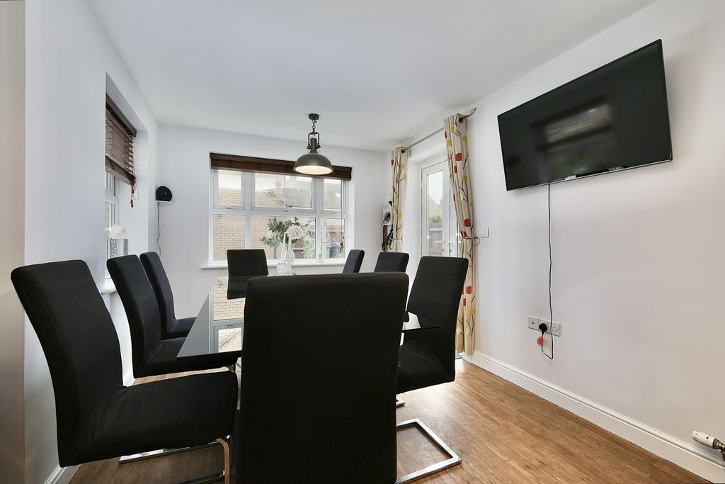 Additional image 3 of 5 bed detached house for saleDevon Drive, Biggleswade SG18