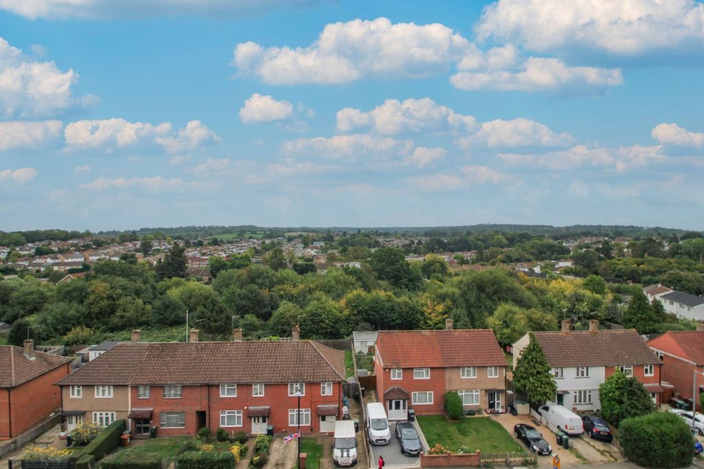 Additional image 11 of 2 bed flat for saleOxhey Drive, South Oxhey, Watford WD19