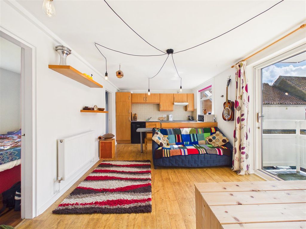 Additional image 2 of 1 bed flat for saleHighgate Court, Highgate, Beverley HU17