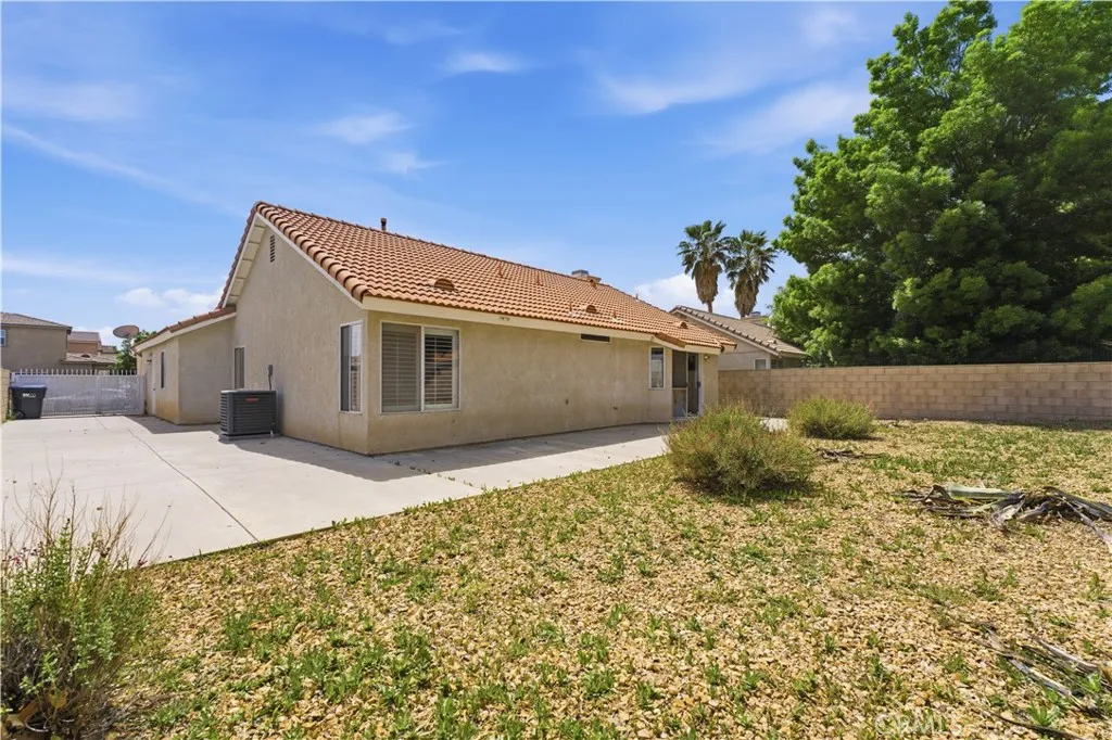 3723 W Avenue J4, Lancaster, CA 93536