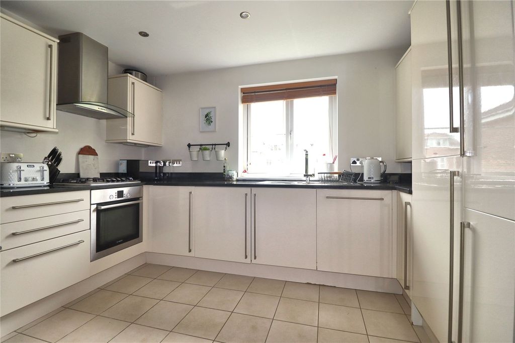 Additional image 2 of 2 bed flat for saleWoking GU21
