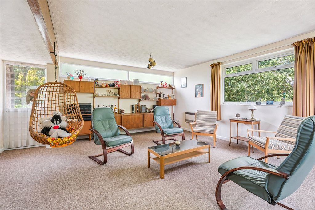 Additional image 7 of 4 bed semi-detached house for saleDellfield Close, Berkhamsted, Hertfordshire HP4