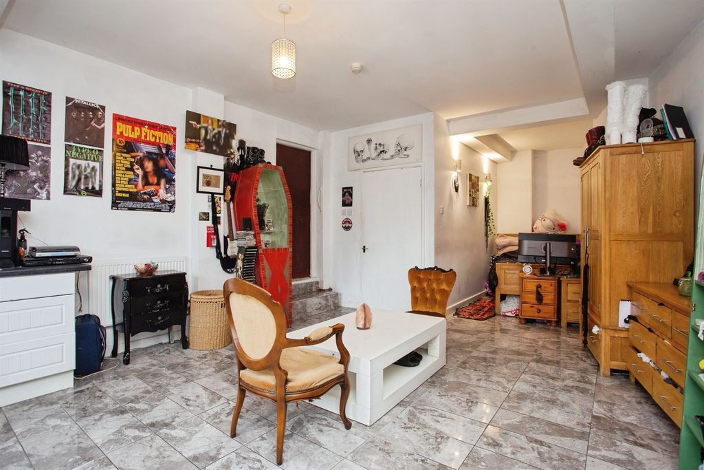 Additional image 7 of 7 bed semi-detached house for saleMaylands Road, Watford WD19