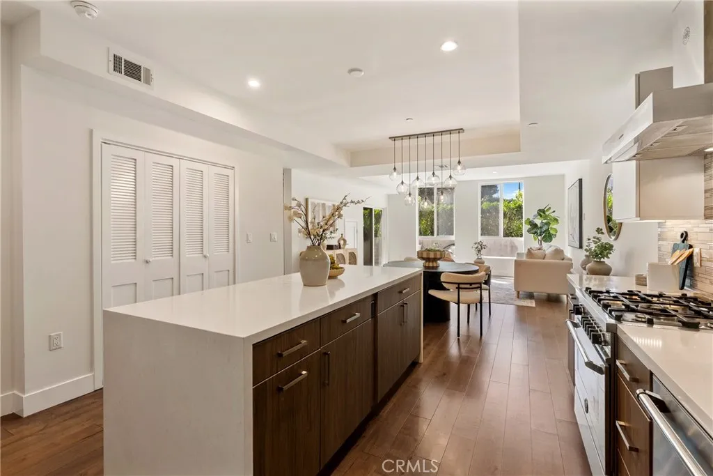 Additional image 9 of 3715 San Marino Street Unit 105, Los Angeles, CA 90019
