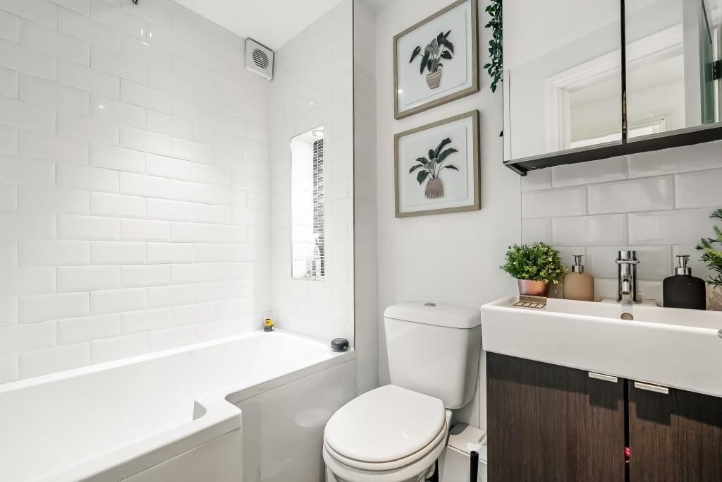 Additional image 7 of 1 bed flat for saleChester Close, Dorking RH4