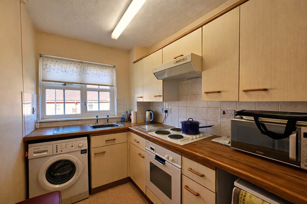 Additional image 7 of 2 bed flat for saleRosehill, Billingshurst RH14