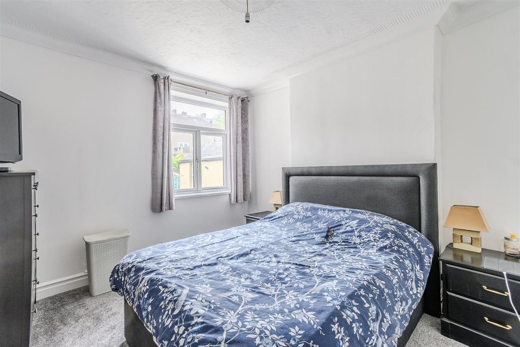 Additional image 23 of 5 bed end terrace house for saleWindsor Road, Barry CF62