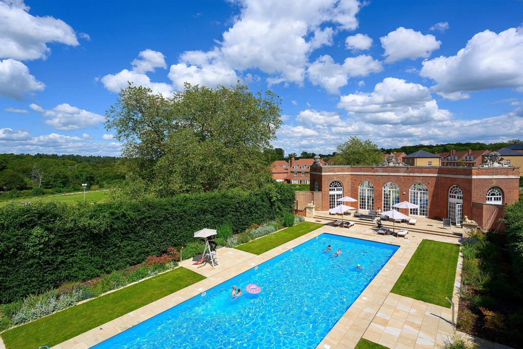 Additional image 12 of 2 bed flat for saleKendrick Drive, Barnet EN4