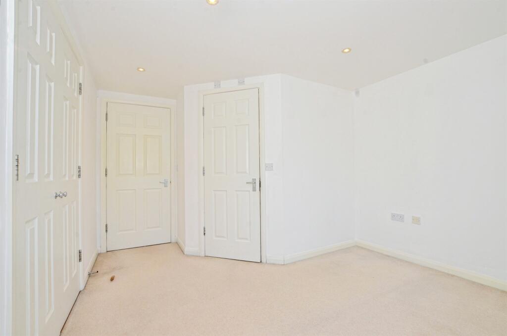 Additional image 6 of Roundwood Lane, Harpenden