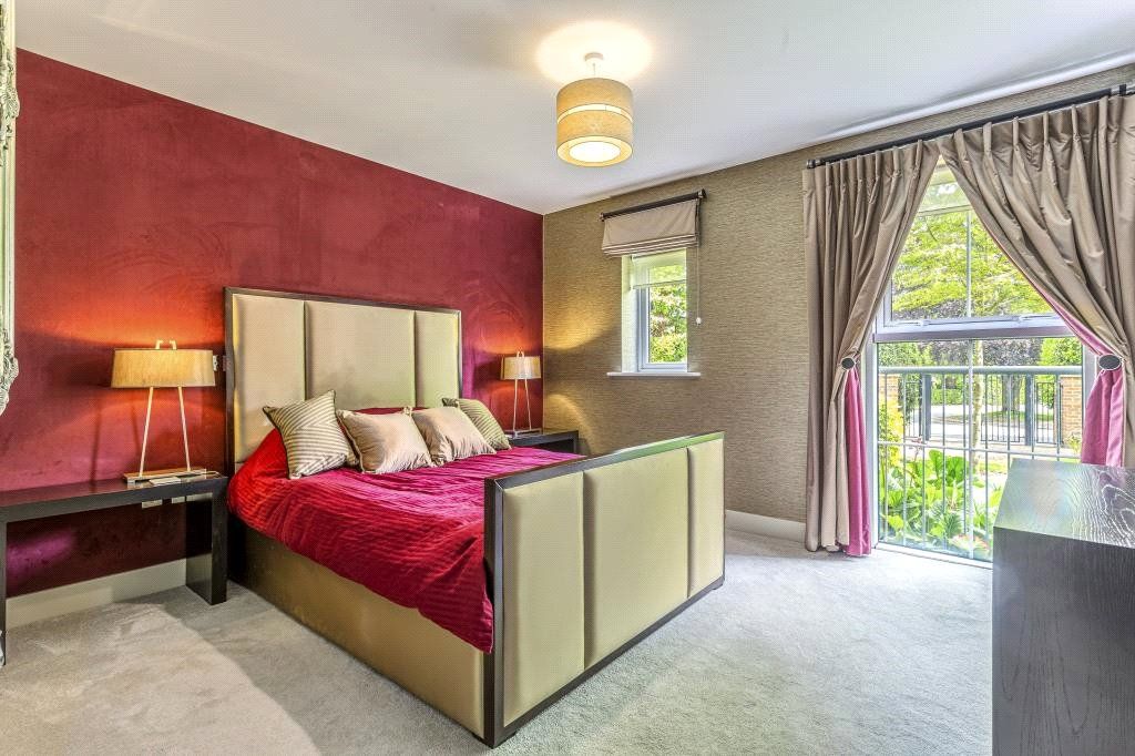 Additional image 7 of 2 bed flat for saleThe Groves, 46 Station Road, Beaconsfield, Buckinghamshire HP9