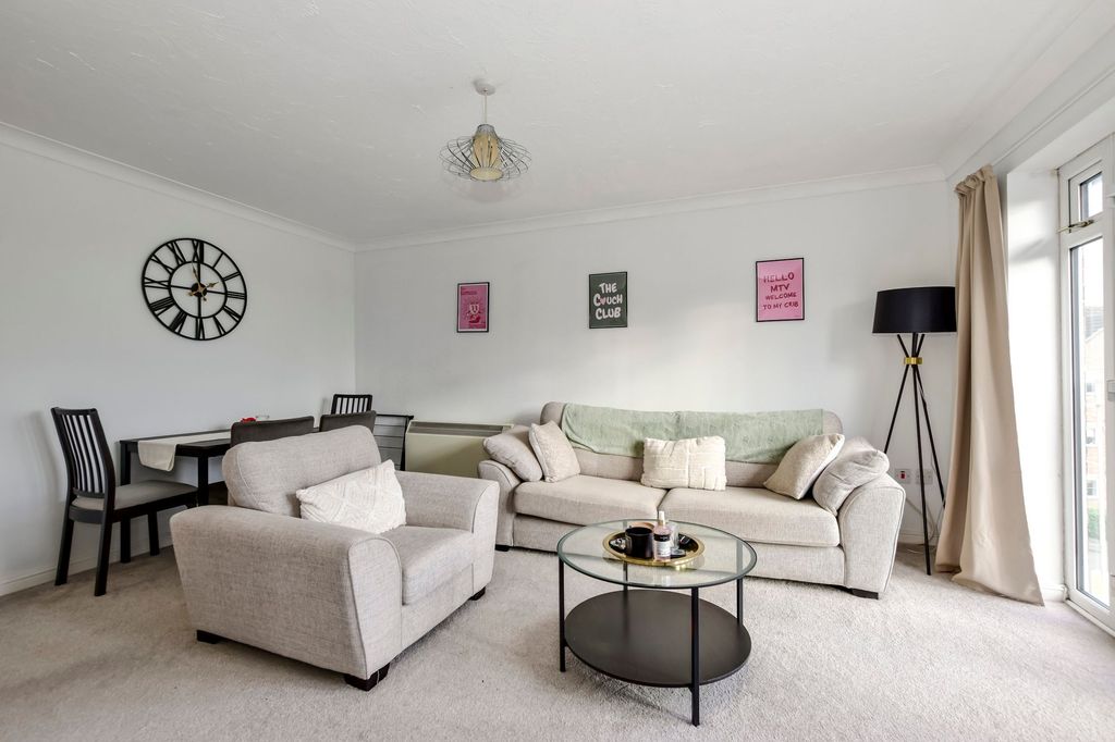 Additional image 6 of 2 bed flat for saleHarlech Road, Abbots Langley WD5