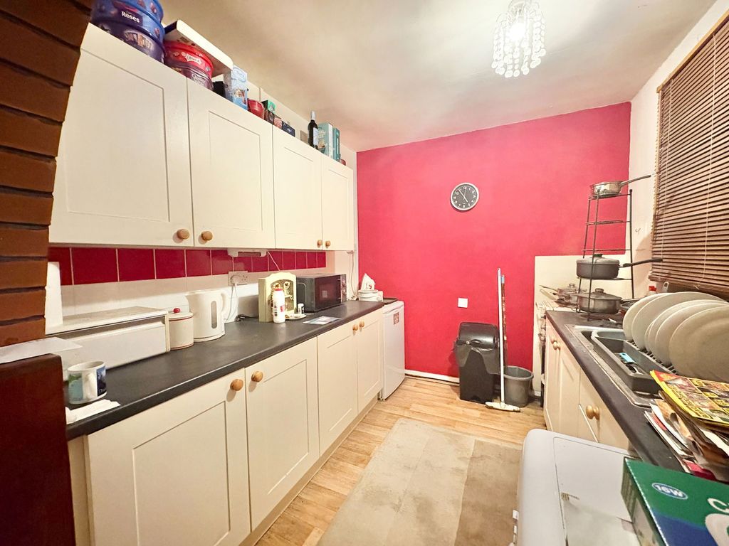 Additional image 3 of 2 bed flat for saleBrowns Lane, Dordon, Tamworth B78