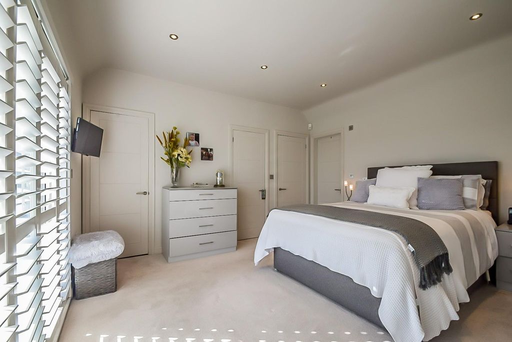 Additional image 21 of 4 bed detached house for saleSt. Marys Road, Benfleet SS7