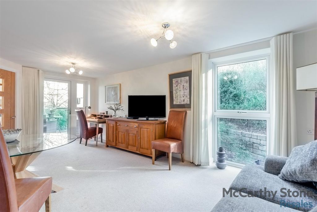 Additional image 7 of 2 bed flat for saleAusten Place, Lower Turk Street, Alton GU34