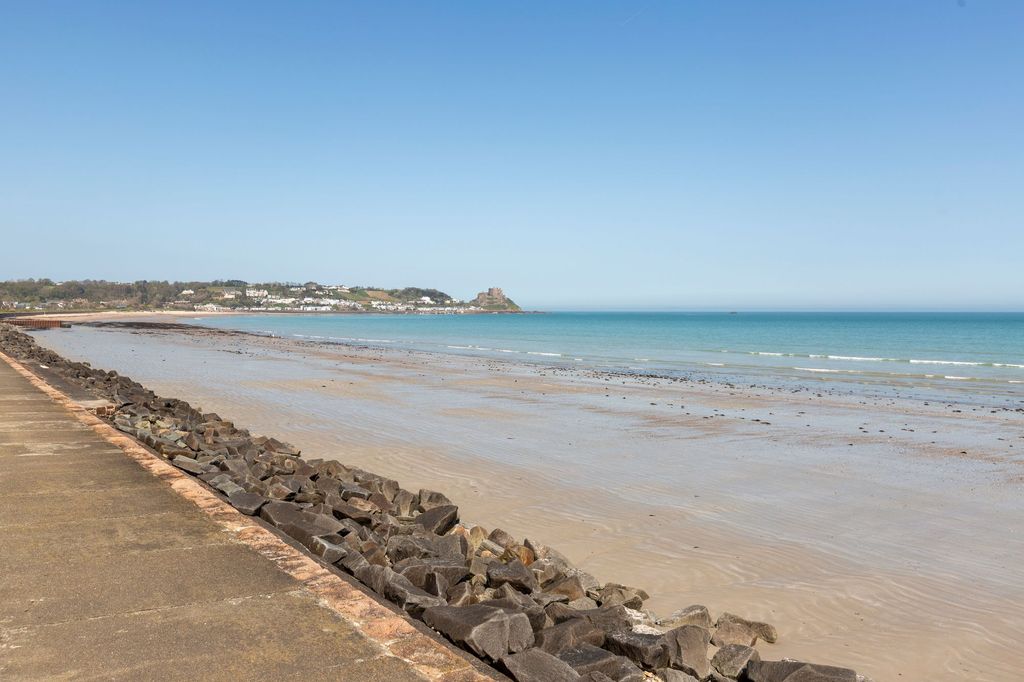 Additional image 5 of 5 bed detached house for saleBelle Hougue Avenue, Grouville JE3
