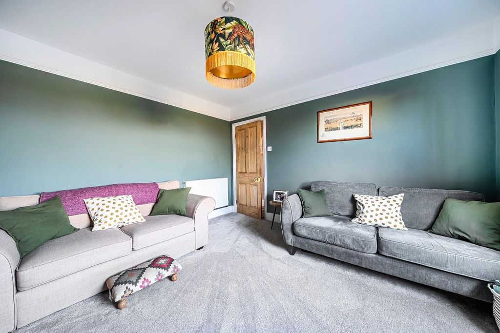 3 bed terraced house for saleNew Brookend, Berkeley, Gloucestershire GL13 photo 3