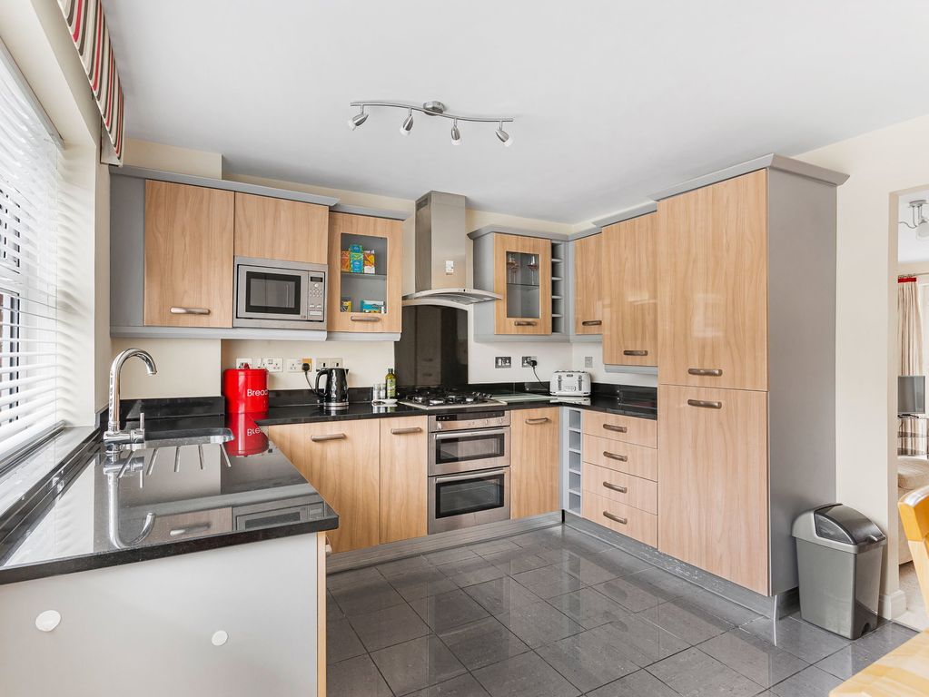 2 bed flat for saleCleave Point, Sticklepath, Barnstaple, North Devon EX31 photo 3