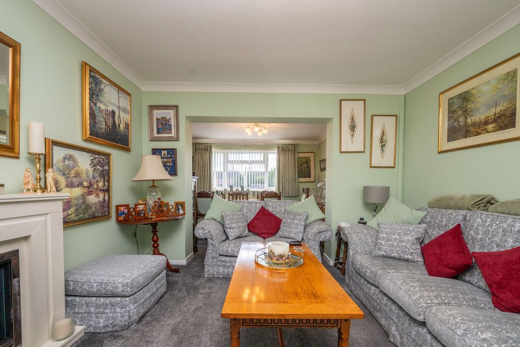 Additional image 14 of 4 bed semi-detached house for saleThrockmorton Road, Alcester B49